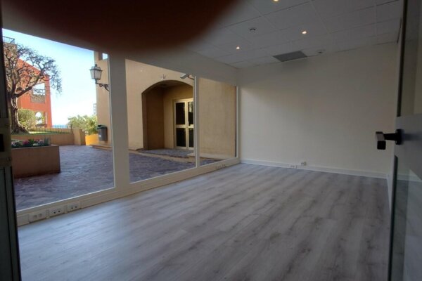 Office/Commercial Space with display window for Sale - Fontvieille