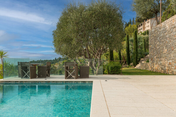 ÈZE - VILLA CONTEMPORAINE D'EXCEPTION AUX PORTES DE MONACO