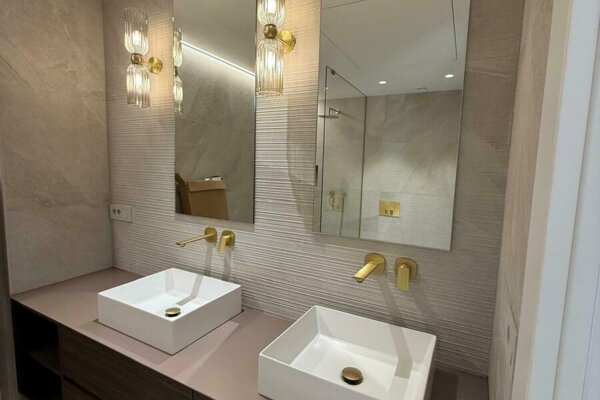 PORT - FULLY RENOVATED - SPACIOUS 3-ROOM APARTMENT - SUFFREN