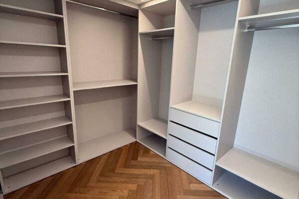 PORT - FULLY RENOVATED - SPACIOUS 3-ROOM APARTMENT - SUFFREN