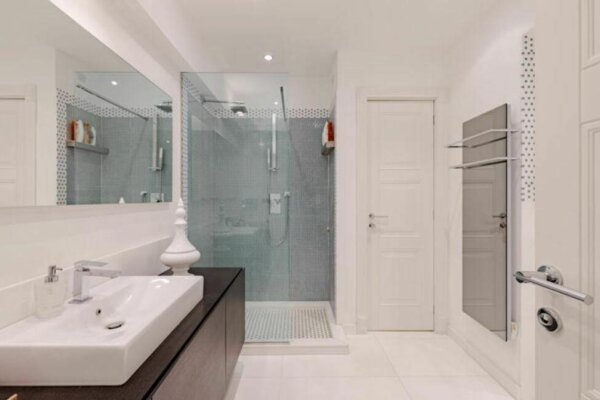 SPAZIOSO 5 CAMERE - PARC SAINT ROMAN - VISTA MARE