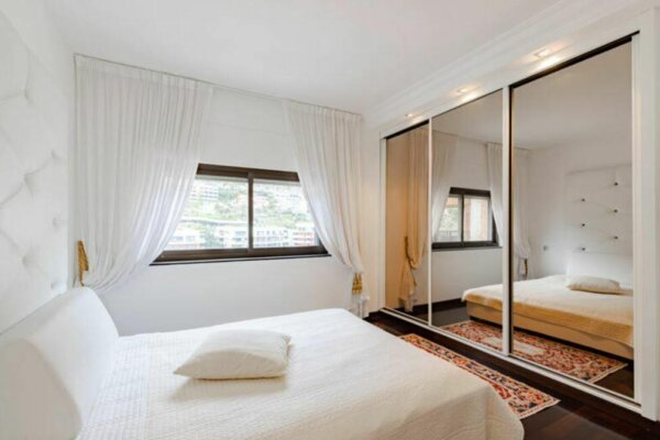 SPAZIOSO 5 CAMERE - PARC SAINT ROMAN - VISTA MARE