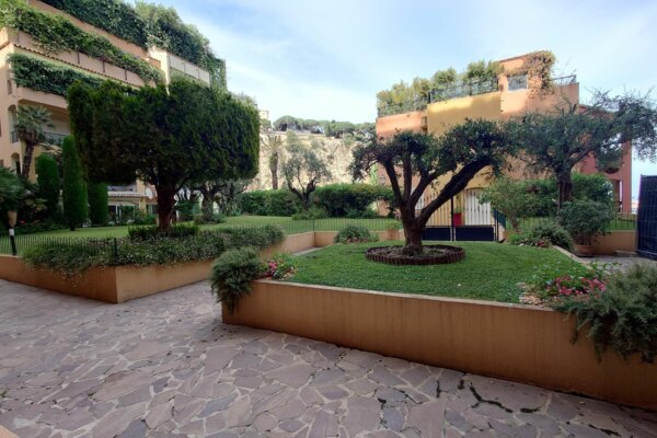Bureau avec vitrine - Le Titien - Port de Fontvieille
