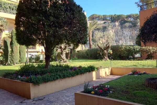 Office/Commercial Space with display window for Sale - Fontvieille