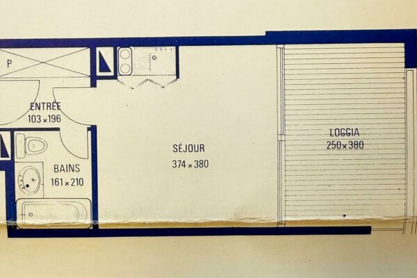 Studio mixed use - Montaigne - Near Carré d'Or