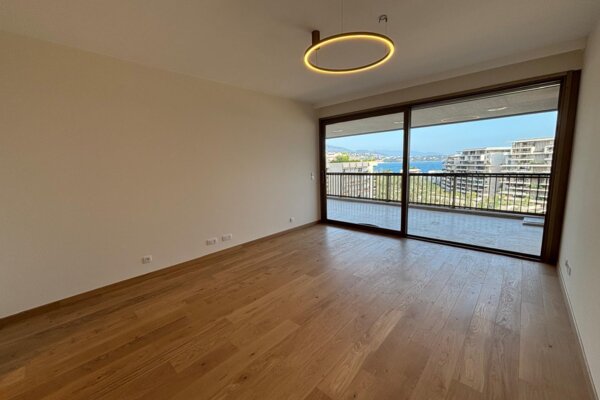 2 PIECES A LOUER - MIRABEAU - VUE MER