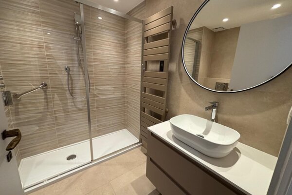 2 PIECES A LOUER - MIRABEAU - VUE MER