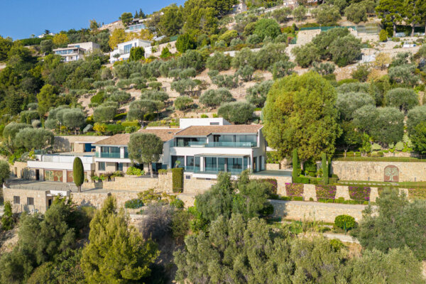 ÈZE - VILLA CONTEMPORAINE D'EXCEPTION AUX PORTES DE MONACO