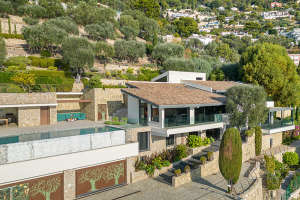 ÈZE - VILLA CONTEMPORAINE D'EXCEPTION AUX PORTES DE MONACO