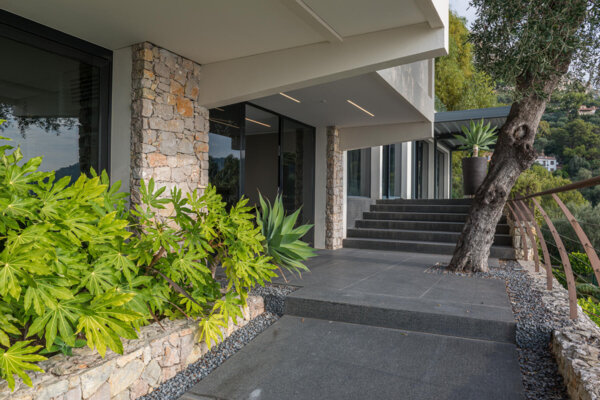 ÈZE - VILLA CONTEMPORAINE D'EXCEPTION AUX PORTES DE MONACO