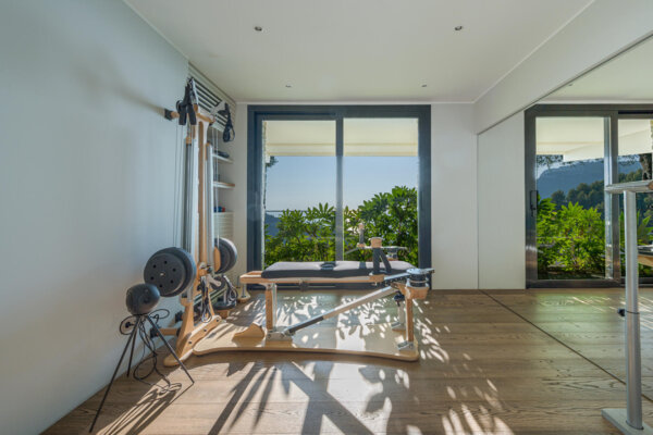 ÈZE - VILLA CONTEMPORAINE D'EXCEPTION AUX PORTES DE MONACO