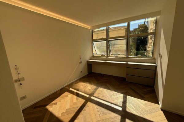 PORTO - RISTRUTTURATO - AMPIO TRILOCALE - SUFFREN