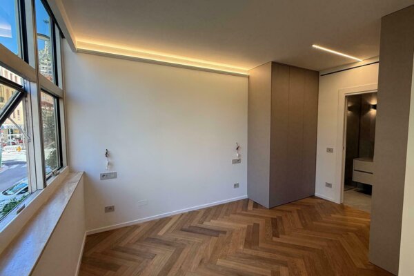 PORTO - RISTRUTTURATO - AMPIO TRILOCALE - SUFFREN