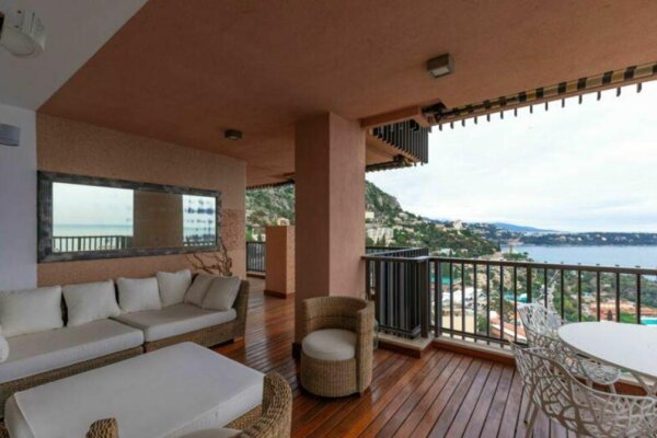 SPAZIOSO 5 CAMERE - PARC SAINT ROMAN - VISTA MARE